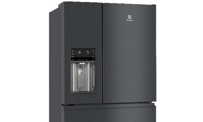 Tủ lạnh Electrolux 681 lít EHE6879A-B lấy đá nước bên ngoài