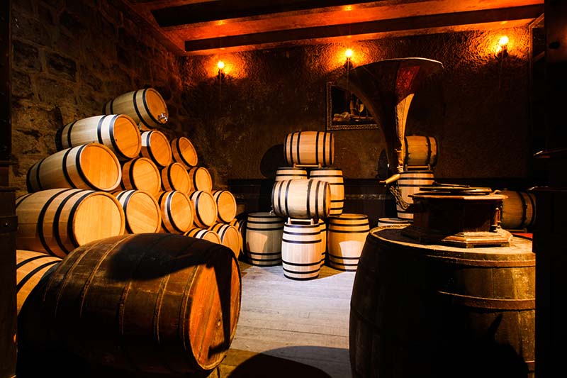 Điều hòa độ ẩm tạo ra môi trường lưu trữ lý tưởng như hầm lưu trữ rượu cổ xưa