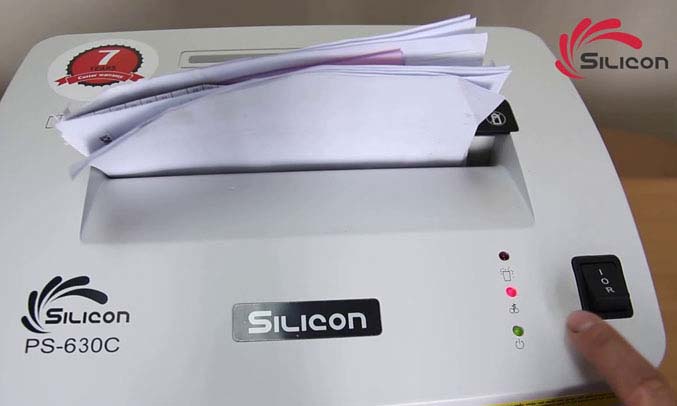 Máy hủy tài liệu Silicon PS 630C hoạt động ổn định