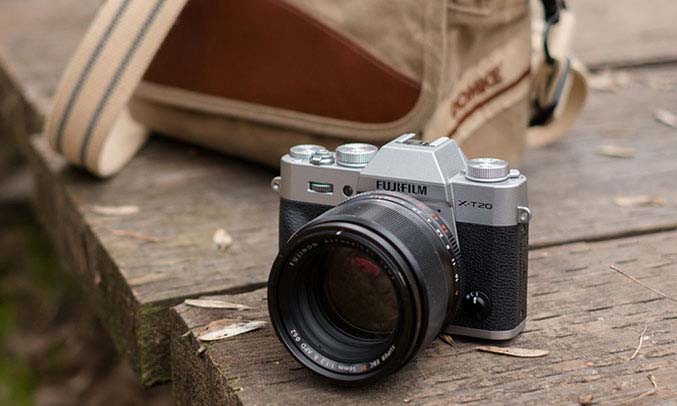 Fujifilm X-T20/16-50mm S màu bạc quay phim chất lượng cao