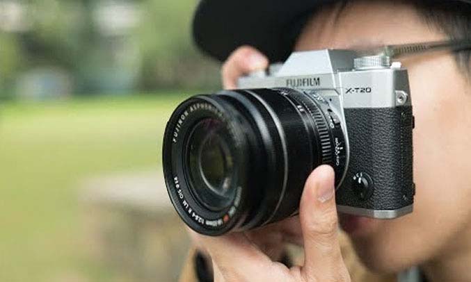 Fujifilm X-T20/16-50mm S màu bạc màn hình linh hoạt