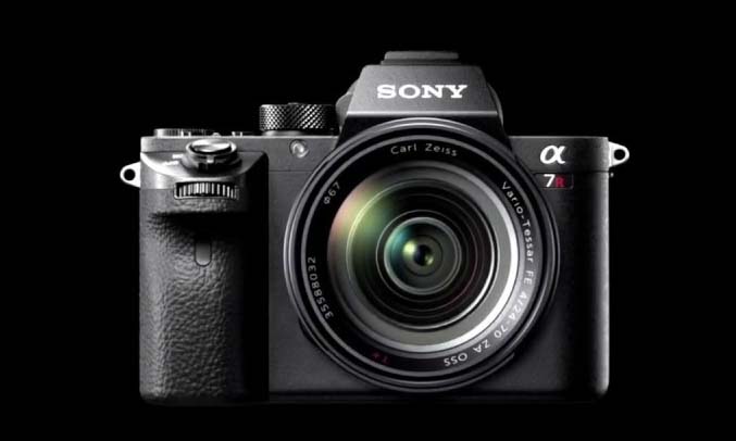Máy ảnh Sony Anpha 7RMII tính năng full-frame trong thiết kế nhỏ gọn