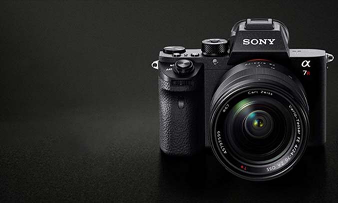 Máy ảnh Sony Anpha 7RMII các nút điều khiển được thiết kế tỉ mỉ